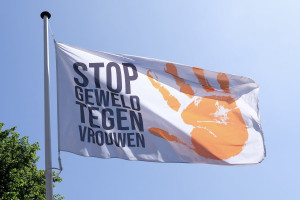 Steun voor de wereldwijde campagne tegen geweld tegen vrouwen en meisjes